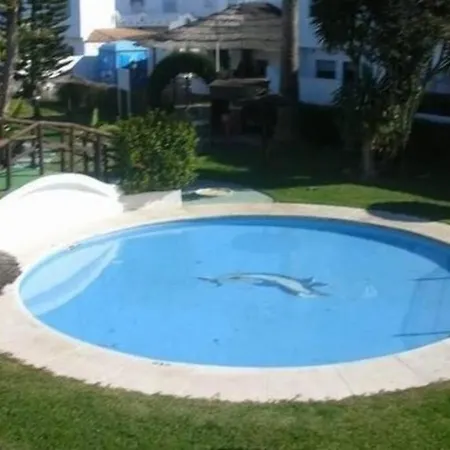 Con Piscina Grandes Grupos Holiday home